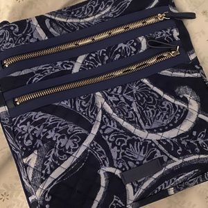 Triple zip crossbody in Indio